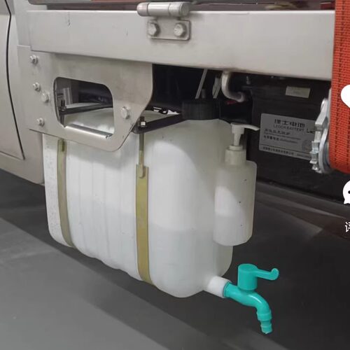 车载洗手小水壶安装方便