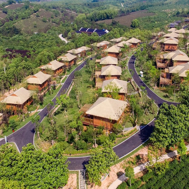 【亲子通兑】周末元旦不加价，酒店+度假区 一站式度假模式 【省心度假】亲子房+享2大1小早餐+家庭正餐 【多样房型】可选亲子房\家庭套房等，家庭出游更省心 【官方保障】花呗囤货，不约可退，过期自动退