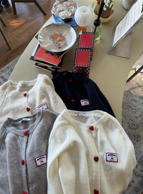 甜心轰炸机 美式纯色螺纹立体爱心纽扣毛衣樱桃女装百搭针织开衫