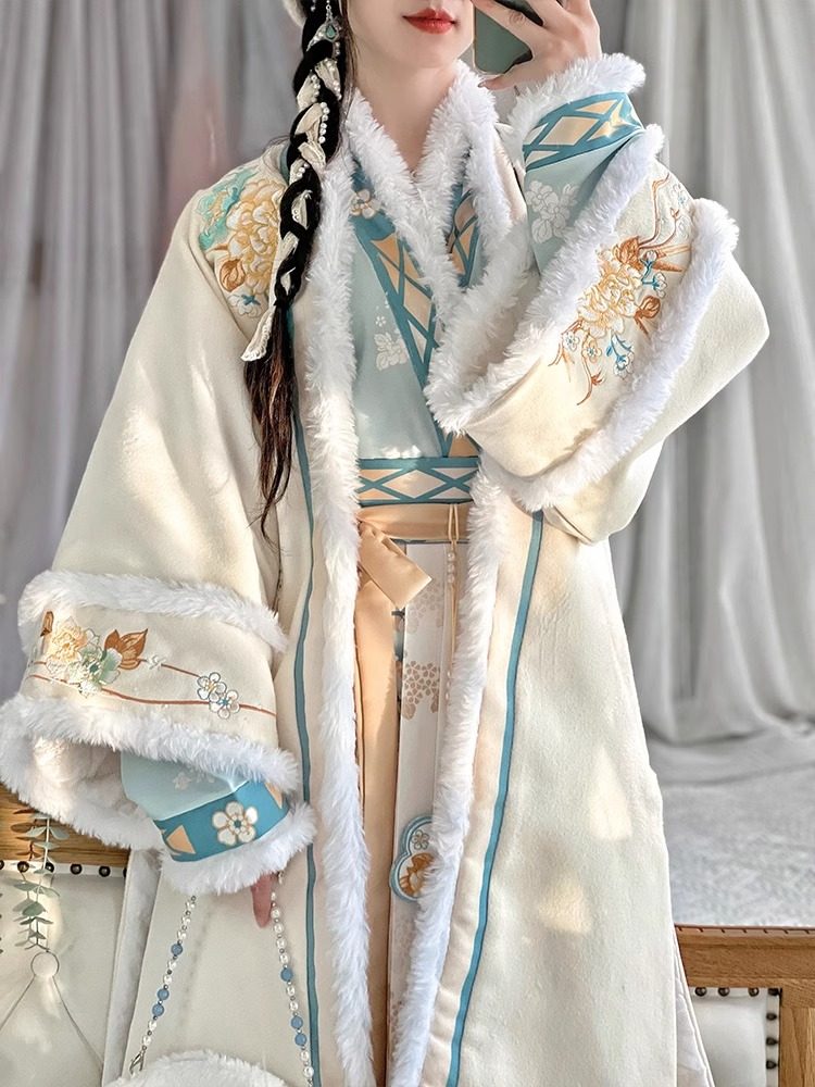 冬款汉服出租宋制袄裙加绒保暖