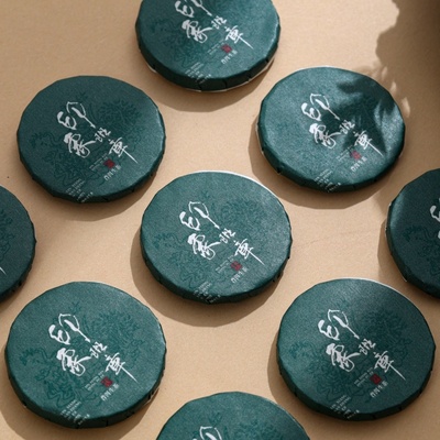 云南普洱生茶小茶饼送礼