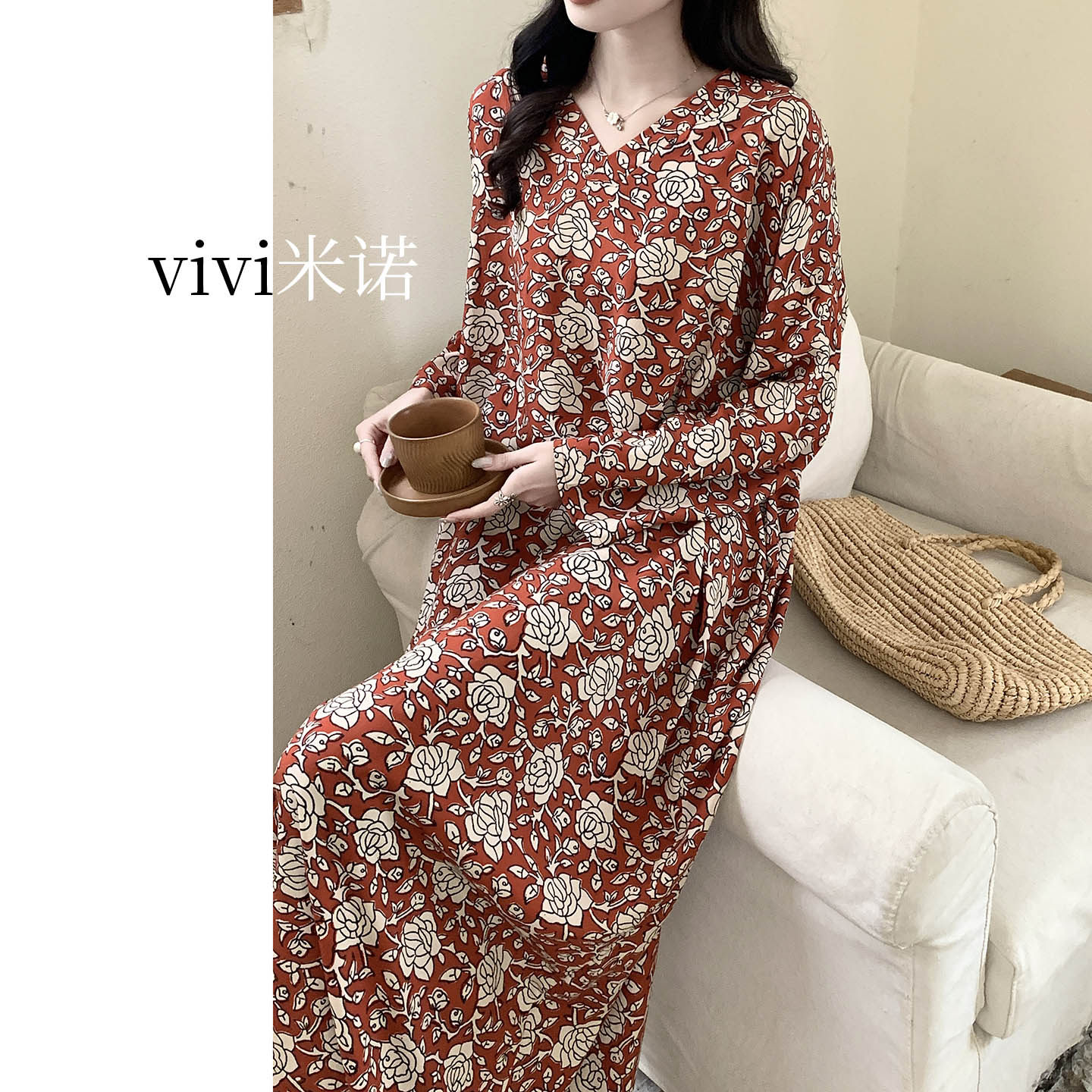 复古风V领长袖花卉睡裙女春夏季中长款可外穿家居服有口袋绵绸裙