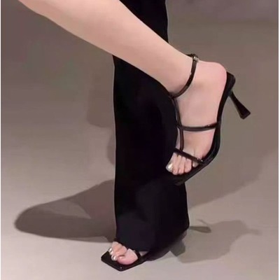 2025年夏季新款配裙子高跟一字扣带细跟凉鞋设计感脚腕绊带高跟鞋