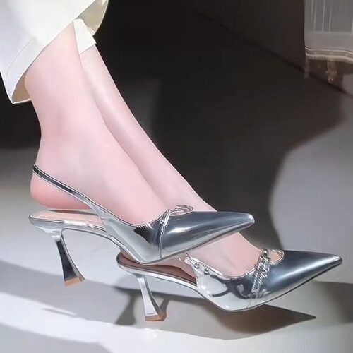 银色气质包头凉鞋皮带扣法式高跟鞋女通勤细跟尖头仙女配裙子单鞋