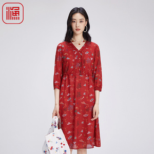 渔秋装女款2024年新款松弛感宽松真丝印花V领长款连衣裙FGGC0059