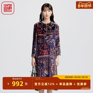 渔牌秋季女装2024新款中式国潮绒感印花休闲长款连衣裙子FGGC0041