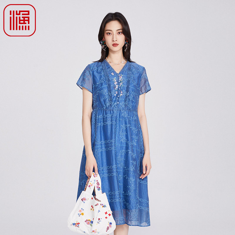 FISHING女装裙子2025新款春夏薄款新中式刺绣花V领连衣裙FGHB0065