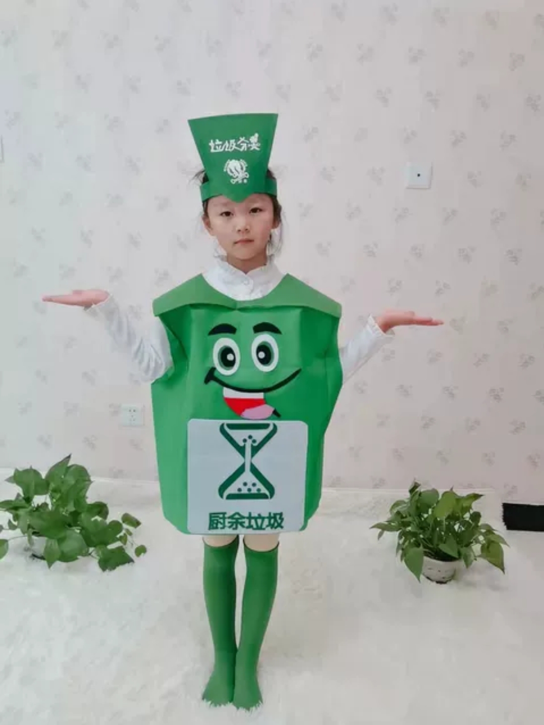 儿童表演服环保走秀服垃圾桶创意演出服学校亲子服装垃圾分类装