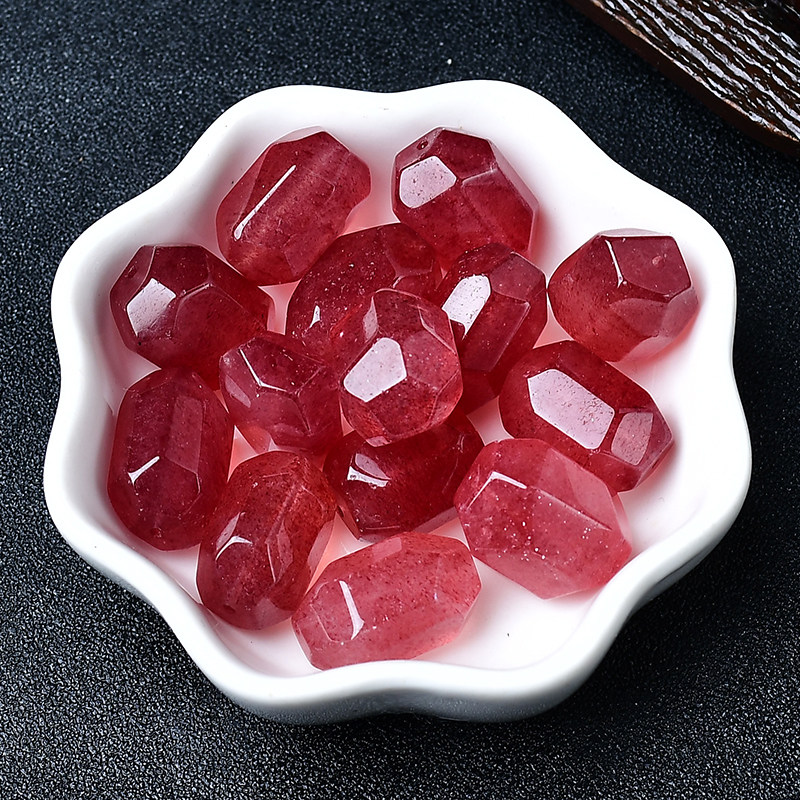 草莓晶鸽血红桶珠随型吊坠女手链手串项链配饰diy手工配饰配件,饰品/流行首饰/时尚饰品新,其他DIY饰品配件,淘宝优惠券,粉丝福利购,淘宝优惠卷