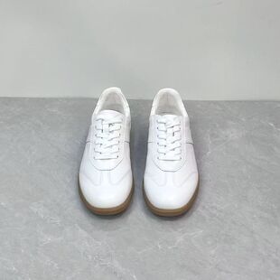 春夏透气轻便休闲低帮小白鞋真皮圆头透气通勤百搭德训鞋