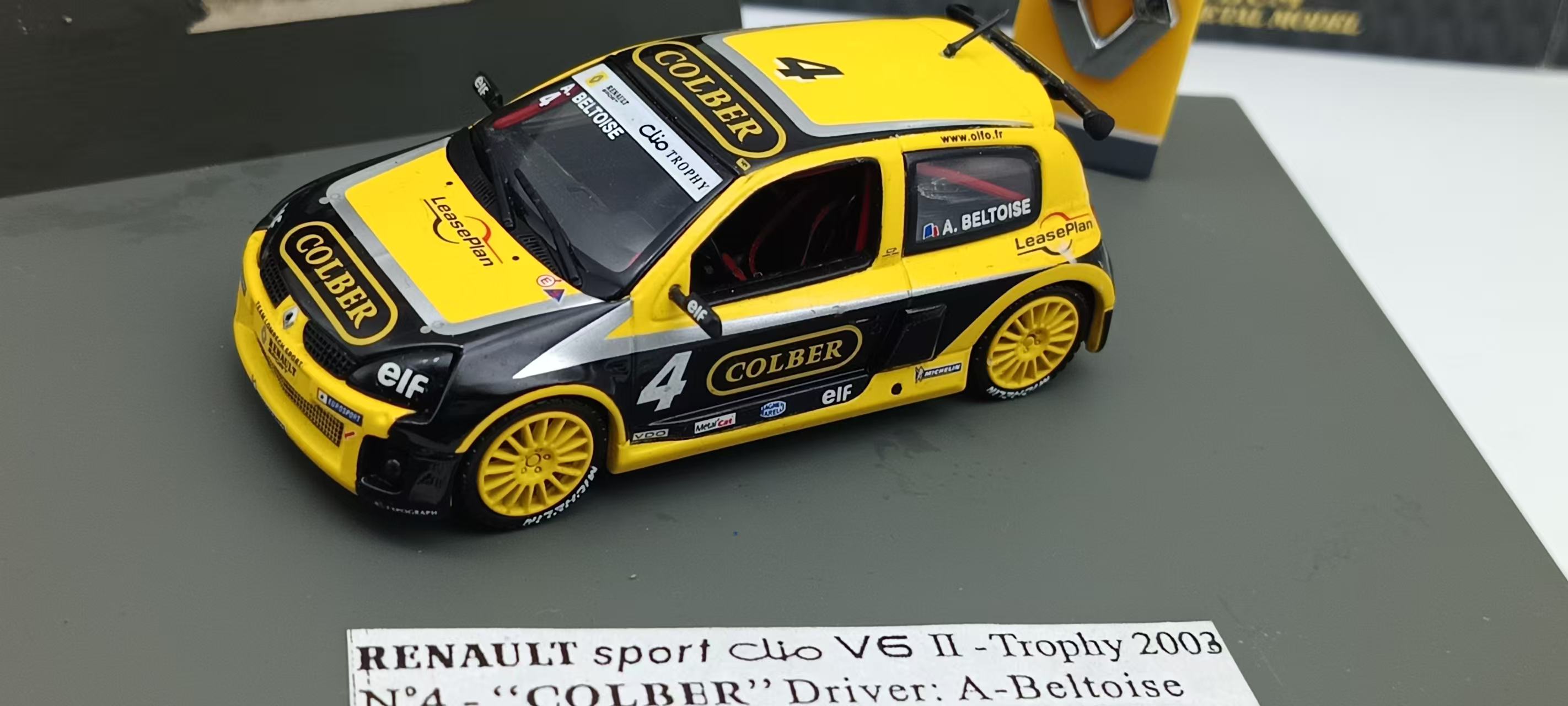 143合金车模2025  雷诺   CLIO  2003  奥力克