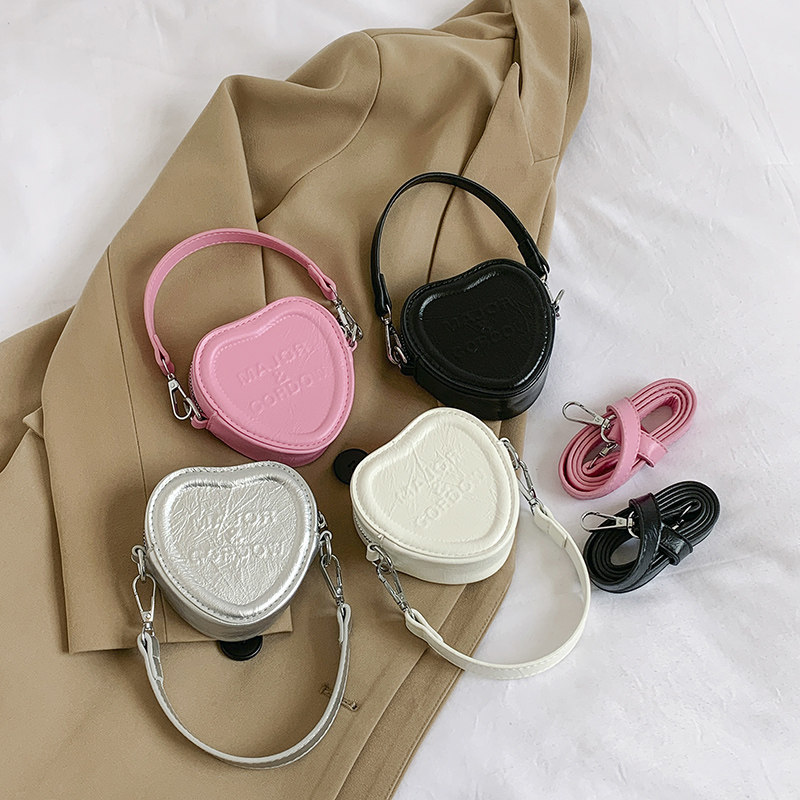 小女孩包包儿童单肩包韩版时尚手提宝宝爱心包洋气百搭女童斜挎包