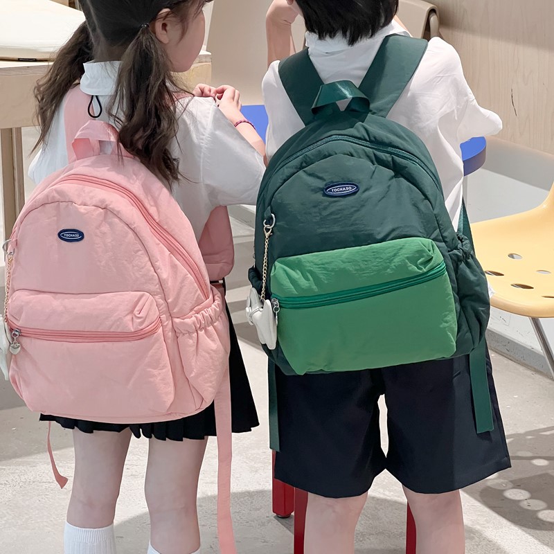 超轻男女童撞色书包百搭日系潮流双肩包儿童时尚简约休闲小孩书包