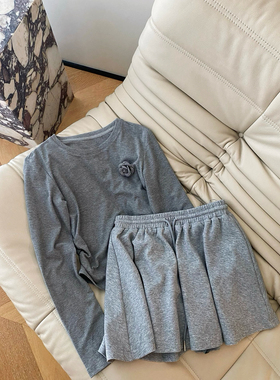 25PF秋冬 胸花圆领修身T恤+A字半裙修身百搭休闲显瘦时尚套装女