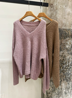2025秋冬新款小众设计复古慵懒风宽松羊绒针织衫女大v领套头长袖