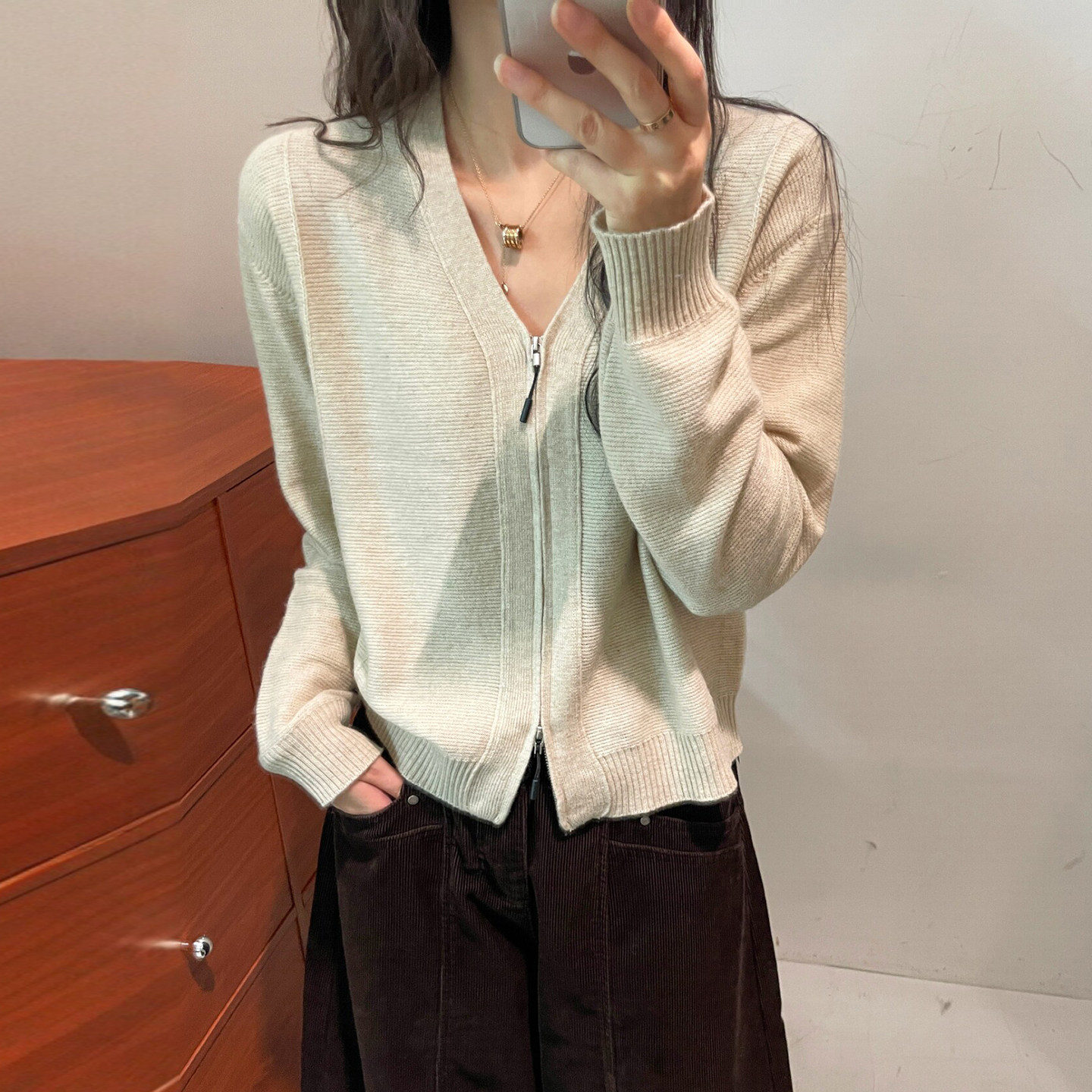 双拉链V领羊绒针织开衫女欧洲站
