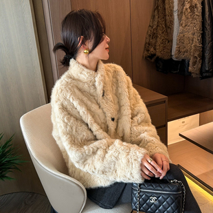 牛角扣羊羔毛皮毛一体外套女欧洲站2025冬装新款欧货女装羊羔服潮