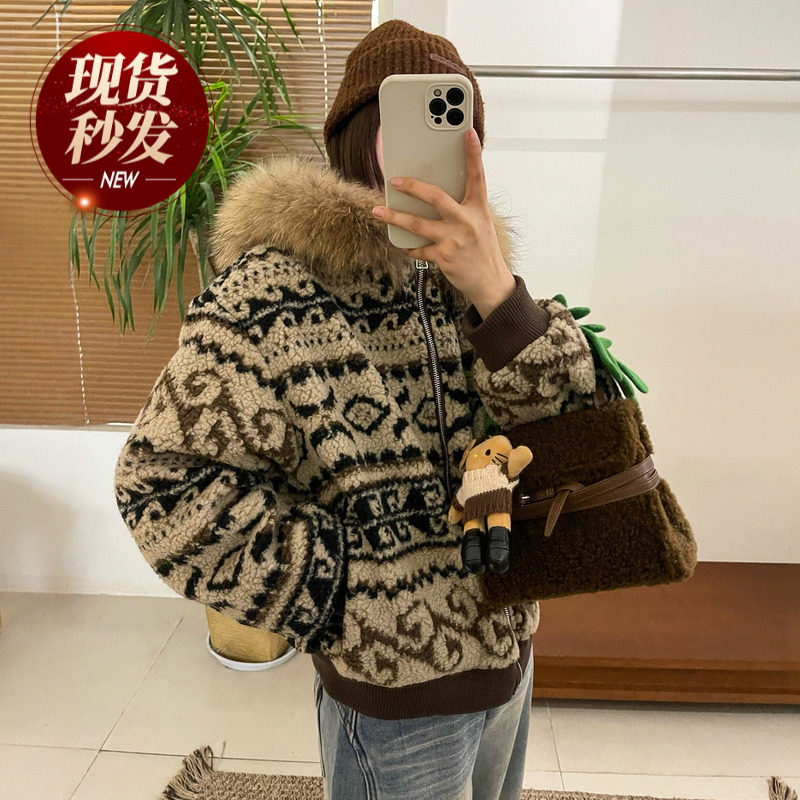 羊羔毛连帽毛领羽绒服女欧洲站2025冬装新款欧货女装小个子外套潮