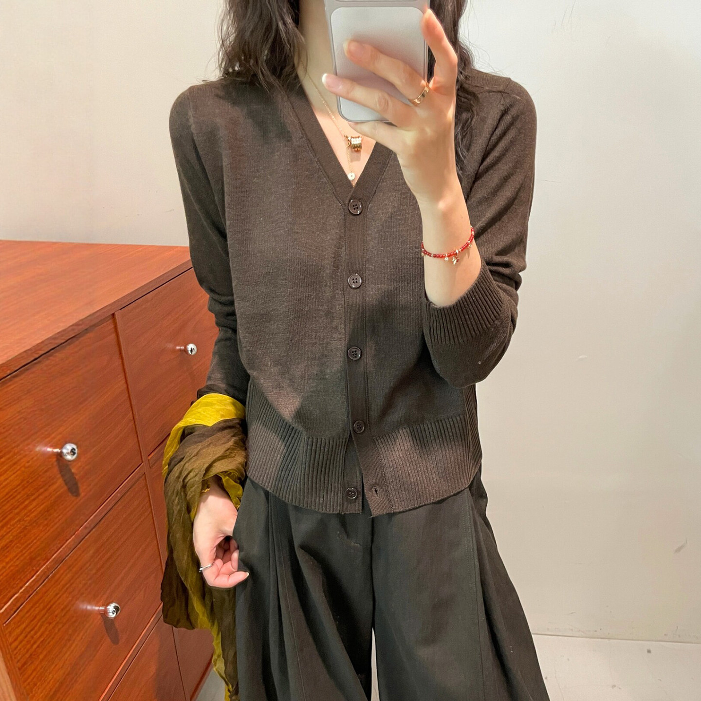 配围巾V领羊毛针织开衫女欧洲站