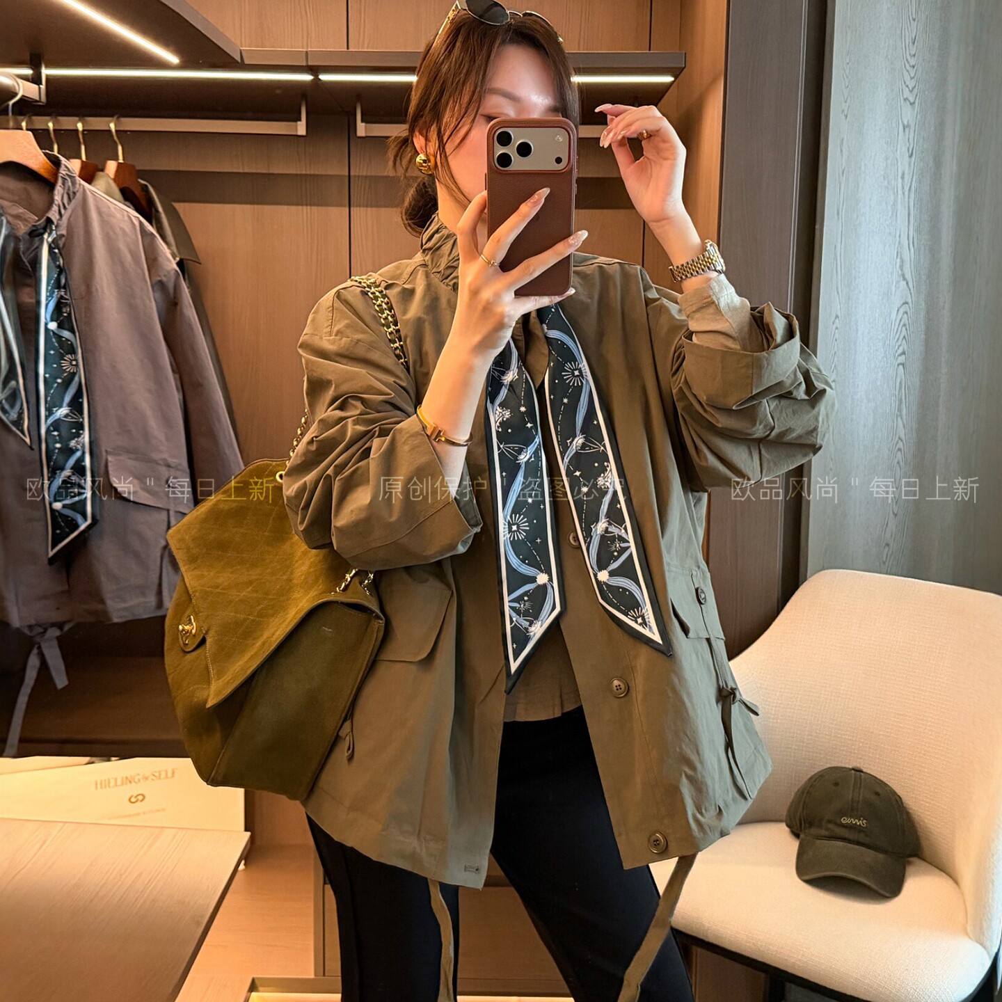 配丝巾立领工装风衣外套女欧洲站