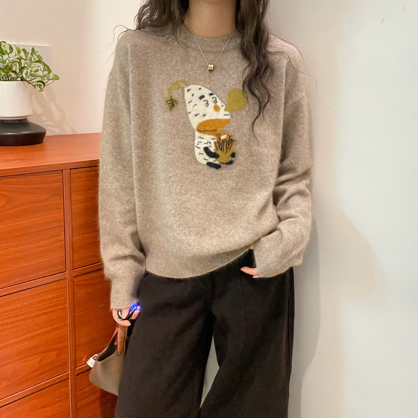 卡通刺绣灯笼袖羊绒针织衫女欧货