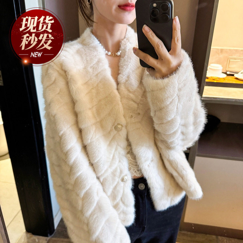 小香风羊羔毛皮毛一体短外套女欧洲站2025冬装新款欧货女装上衣潮