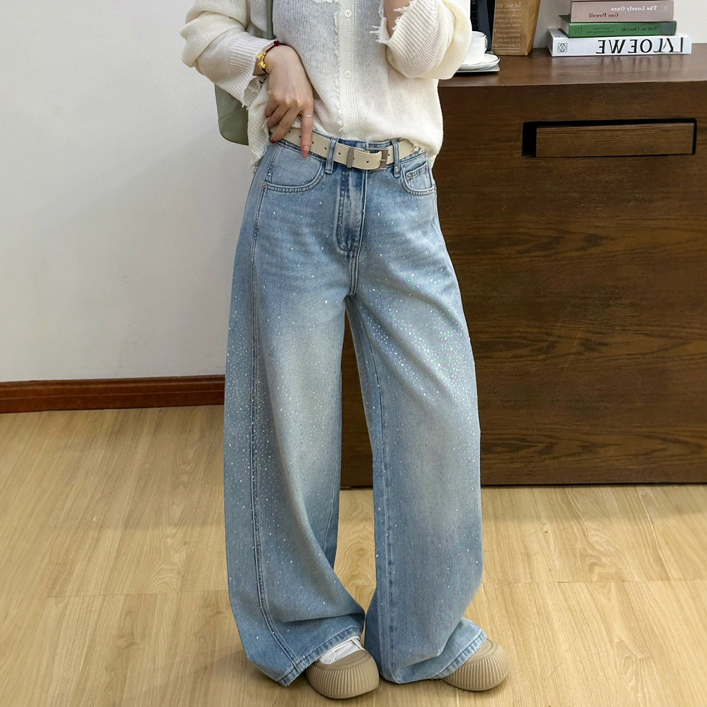 重工烫钻拖地弯刀牛仔裤女欧洲站2026春装新款欧货女装直筒裤子潮