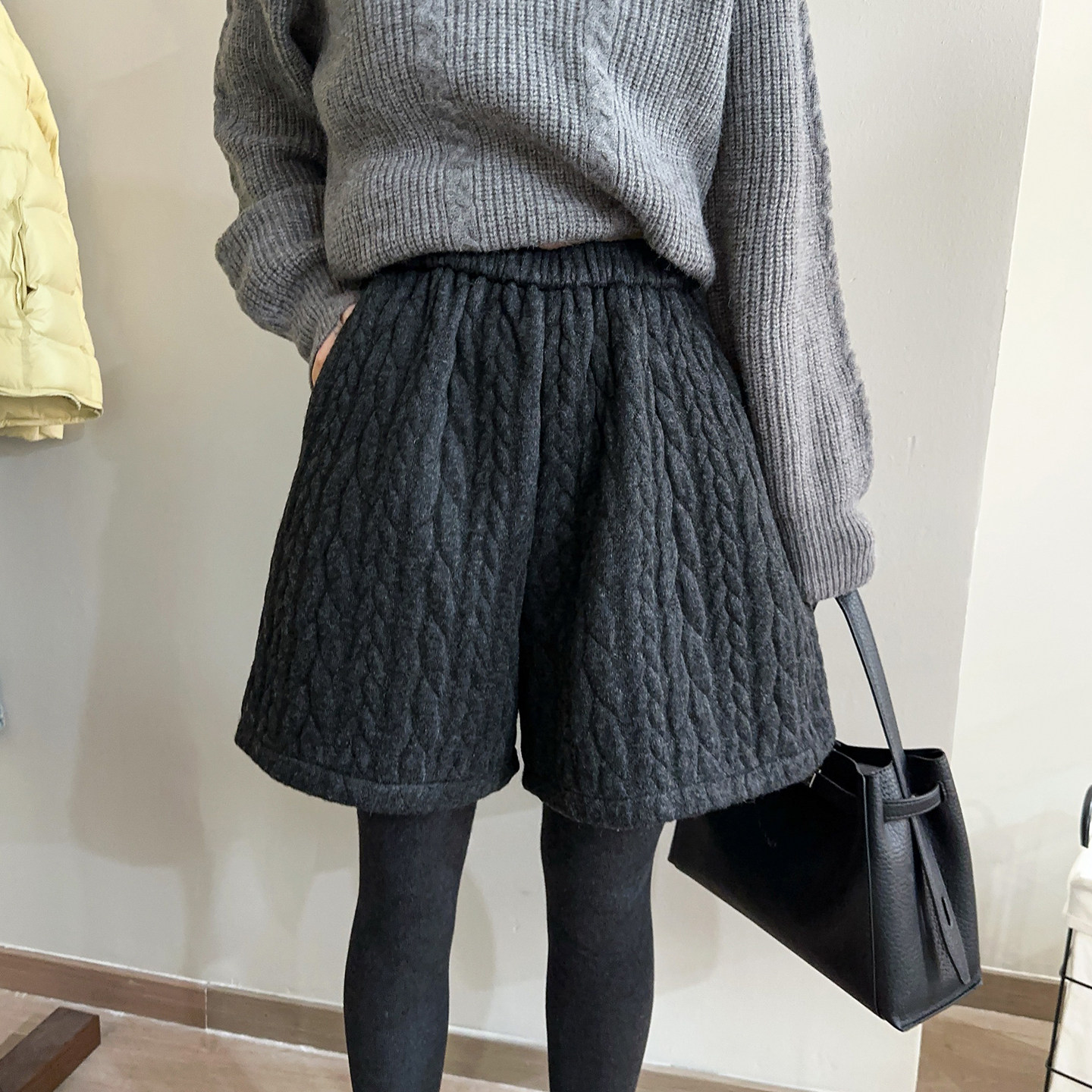 羊毛呢麻花加绒阔腿短裤女欧洲站2025冬装新款欧货女装休闲靴裤潮