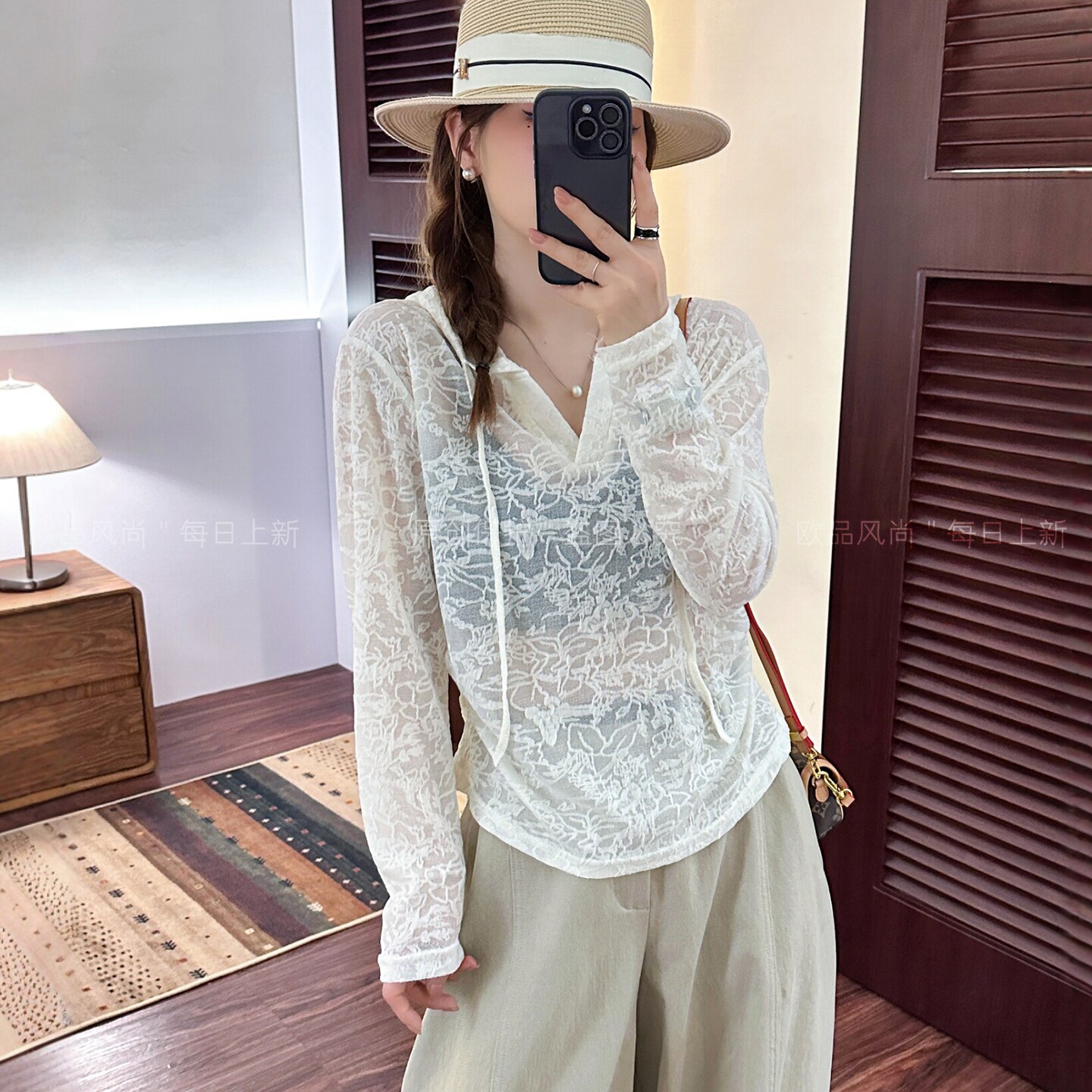 镂空钩花连帽蕾丝羊毛T恤女欧货