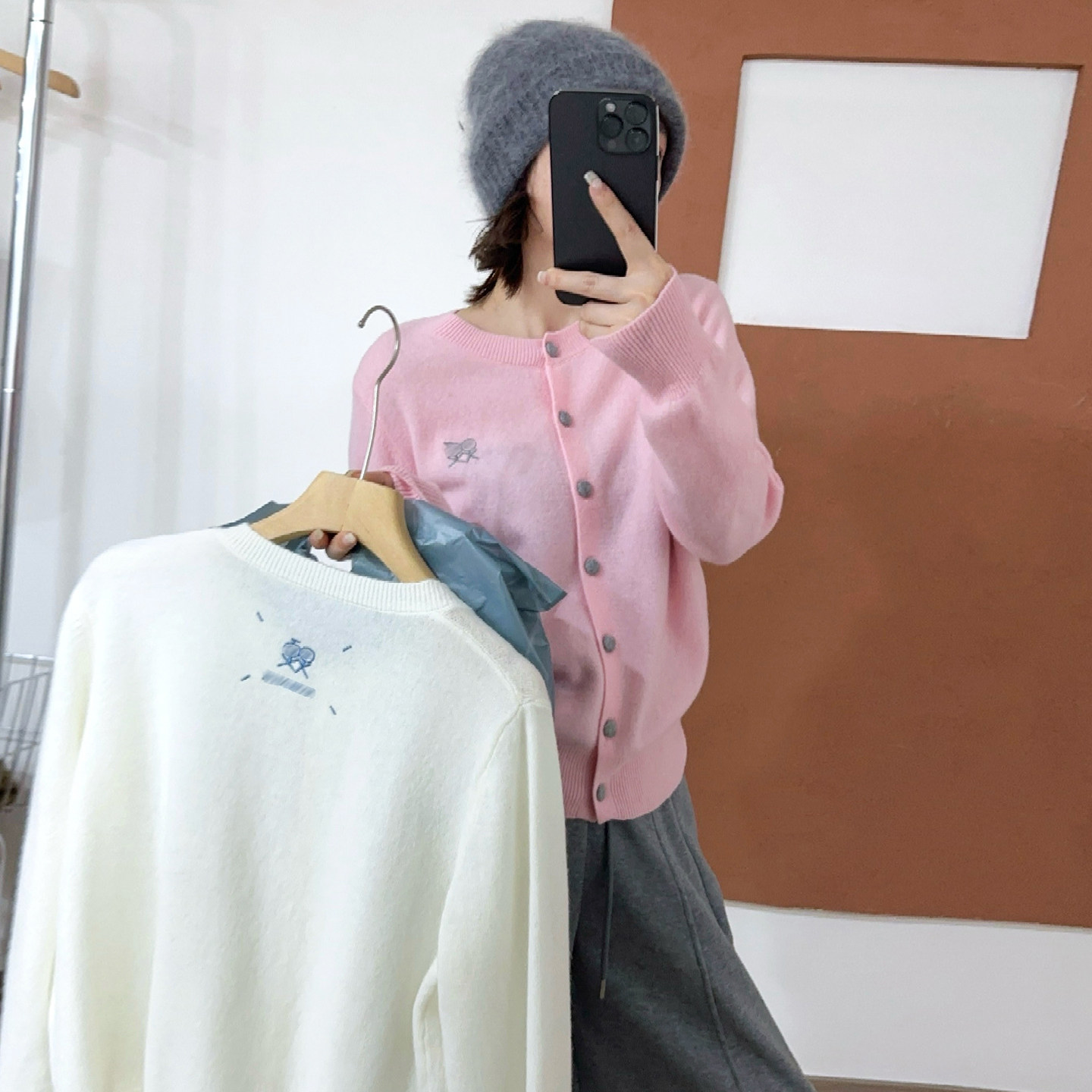 卡通刺绣羊绒针织开衫女欧货毛衣