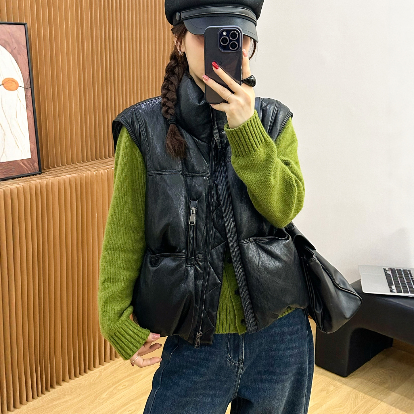 90白鸭绒蛋白皮羽绒马甲女欧洲站