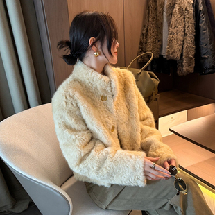 羊羔毛皮毛一体短外套女欧洲站2025冬装新款欧货女装小个子上衣潮