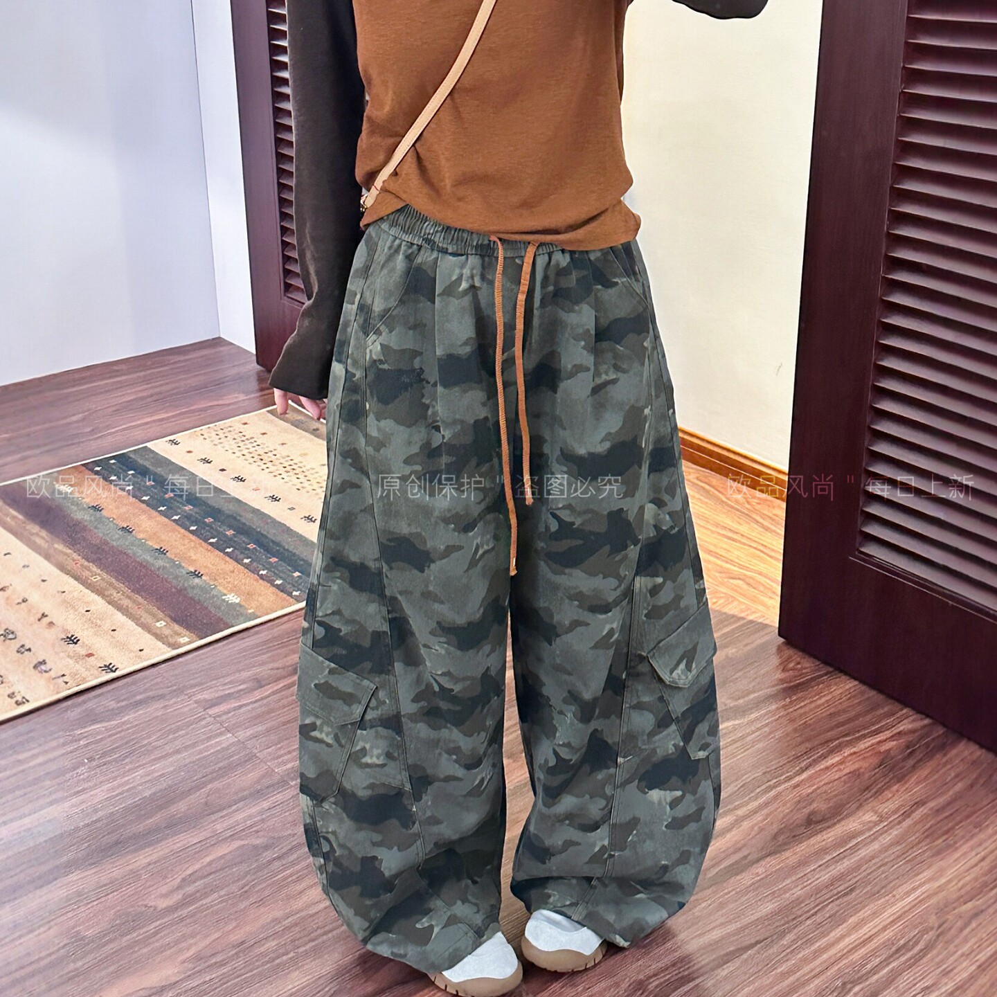 复古迷彩拖地工装阔腿裤女欧洲站