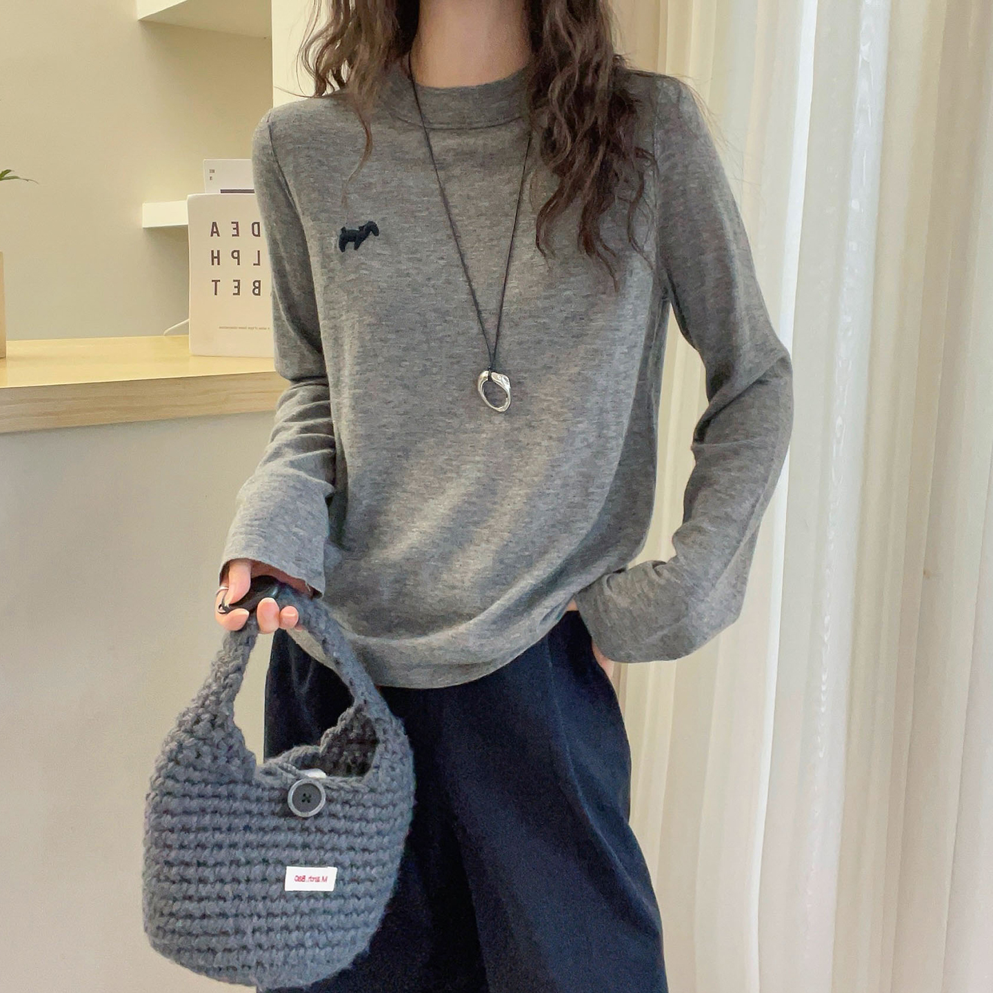 小半高领刺绣细羊毛针织衫女欧货