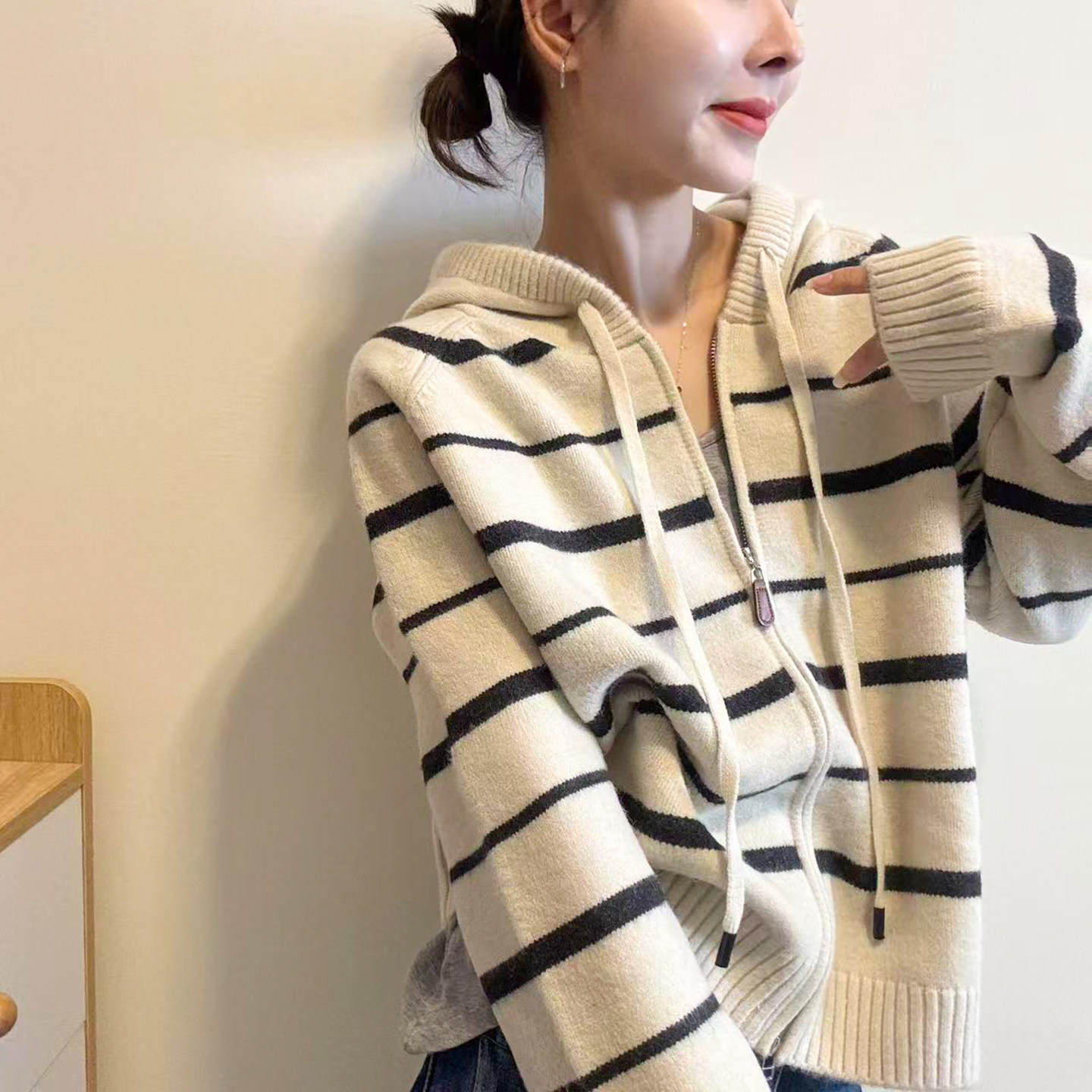 抽绳连帽条纹羊毛针织开衫女欧货