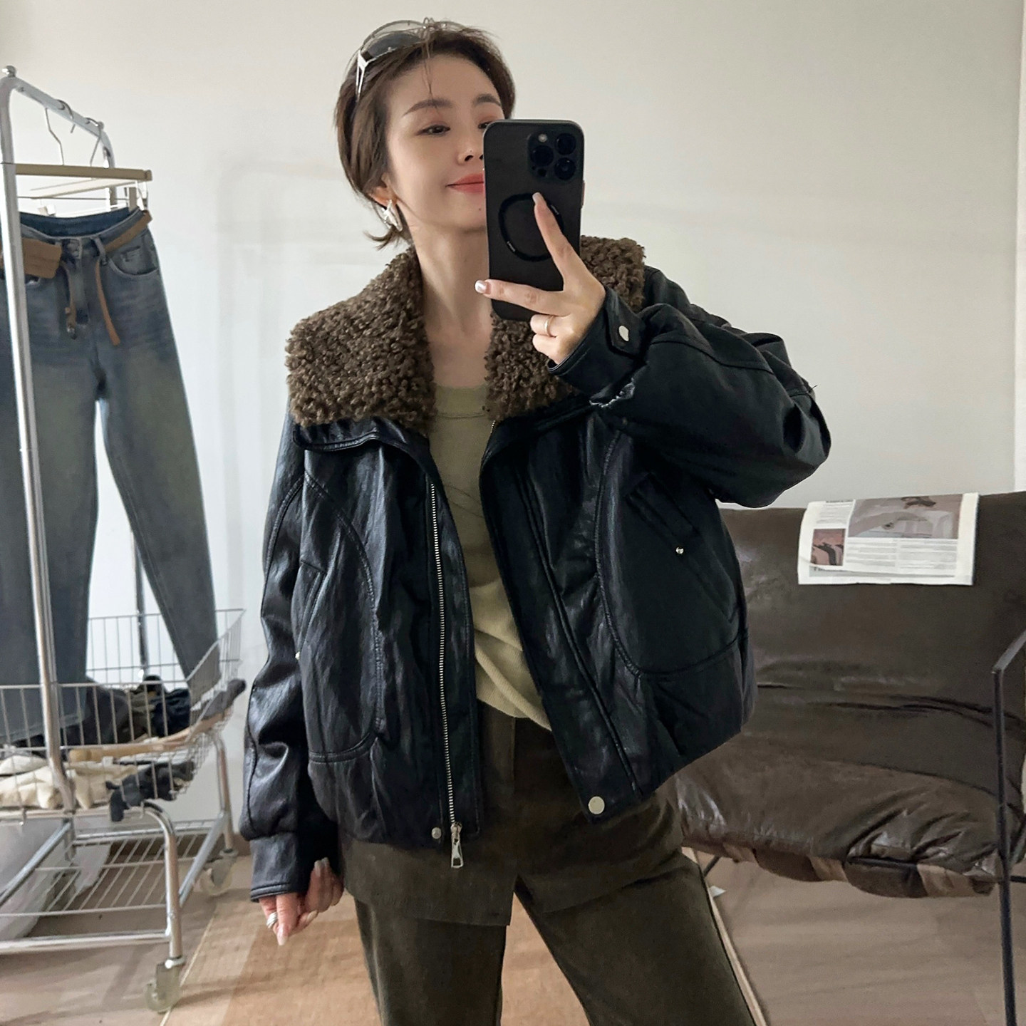 羊卷毛领蛋白皮羽绒服女欧洲站2025冬装新款欧货女装时尚短外套潮,女装/女士精品,羽绒服,淘宝优惠券,粉丝福利购,淘宝优惠卷