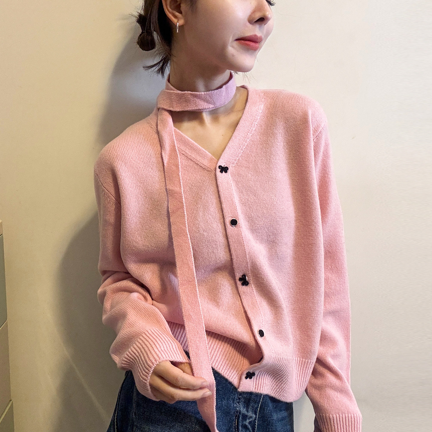 复古飘带V领羊毛针织开衫女欧洲站2025冬装新款欧货女装打底衫潮,女装/女士精品,毛针织衫,淘宝优惠券,粉丝福利购,淘宝优惠卷