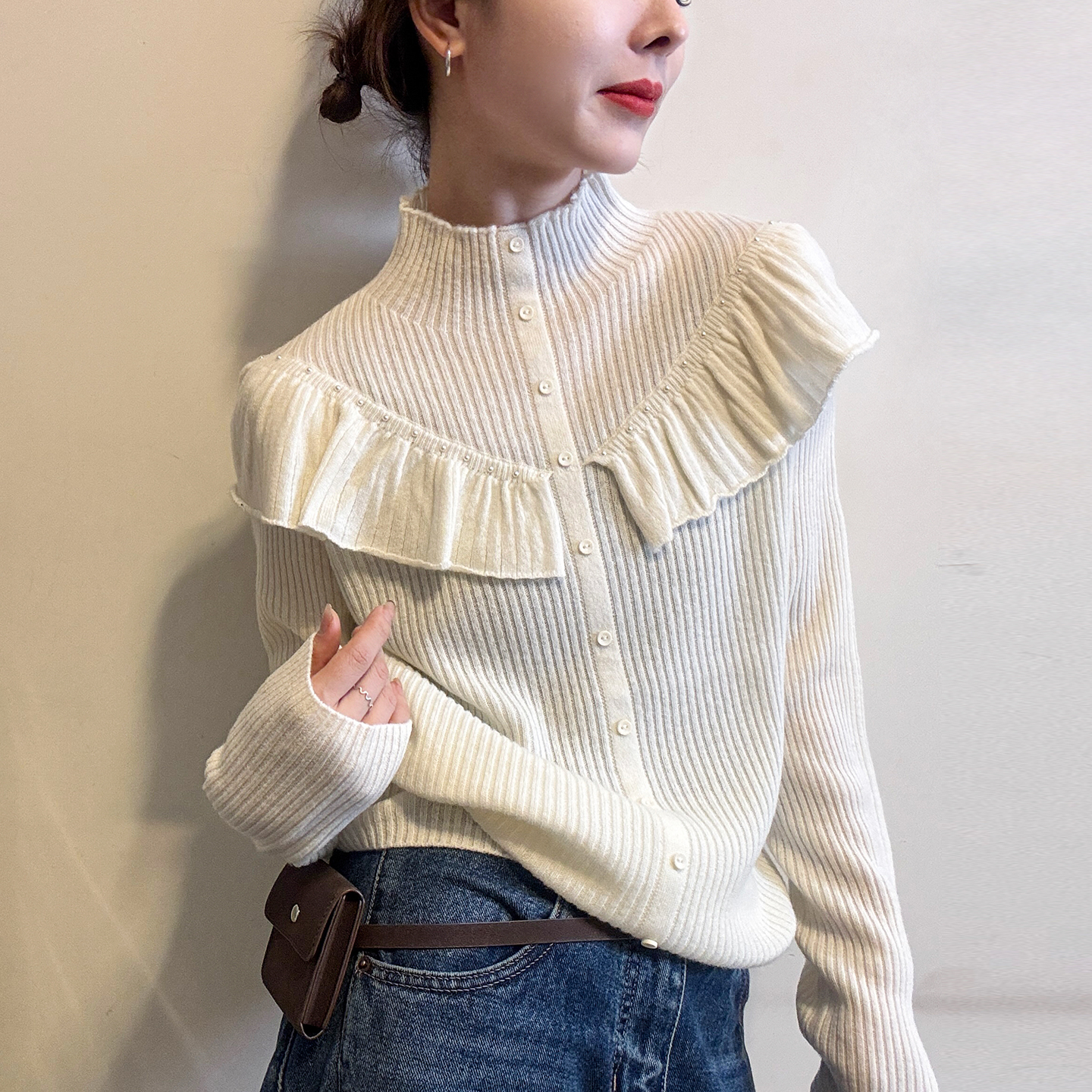 荷叶边钉珠高领羊毛针织衫女欧货