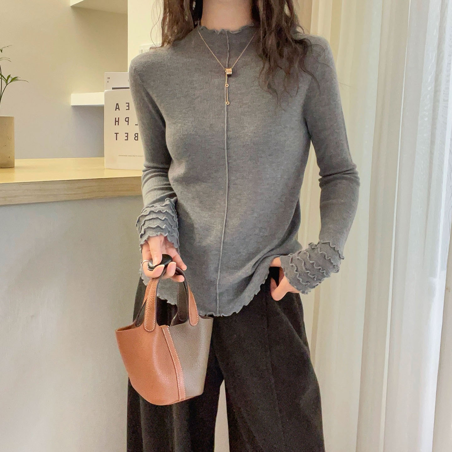 小半高领木耳边羊毛针织衫女欧货