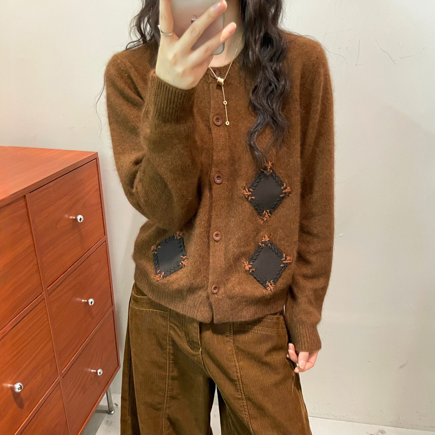 菱形格刺绣山羊绒针织开衫女欧货