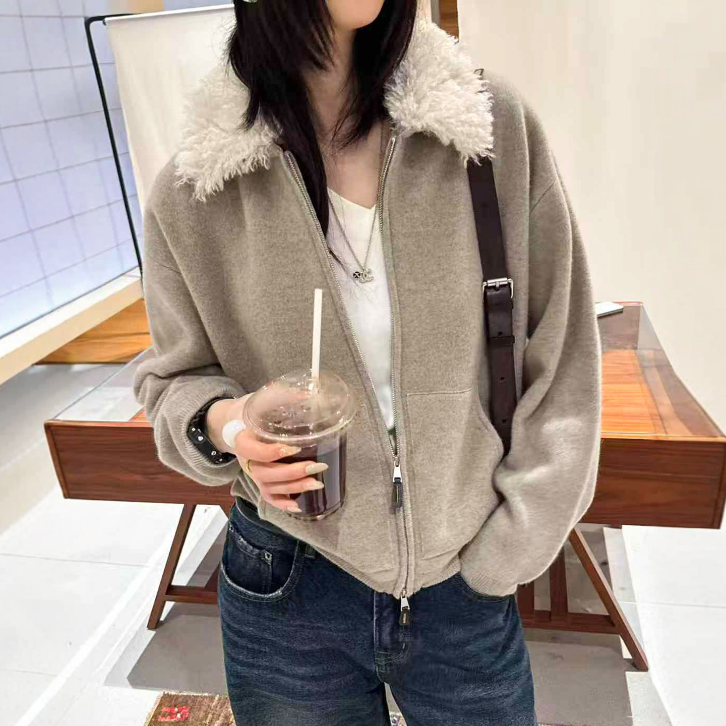 羊羔毛翻领羊绒针织开衫女欧洲站