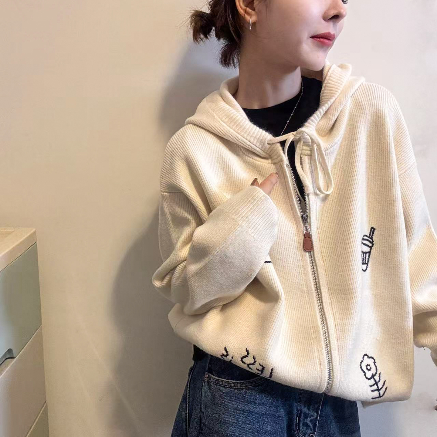 小猫刺绣连帽羊绒针织开衫女欧货