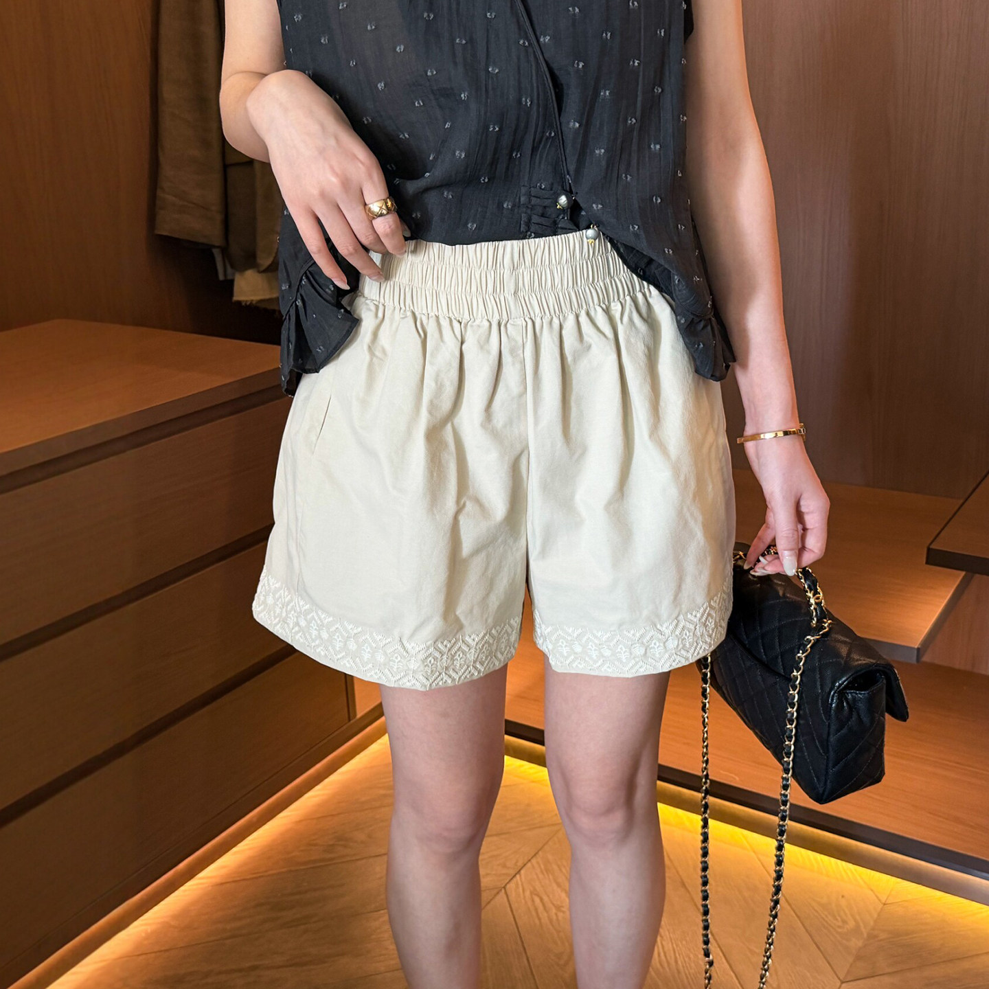 蕾丝刺绣A字阔腿短裤女欧洲站2026夏季新款欧货女装时尚休闲裤潮