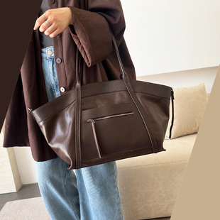 通勤托特包新款单肩包真皮女包头层牛皮配磨砂皮翻毛皮蝙蝠包笑脸