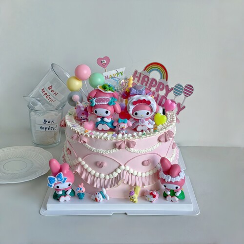 三丽鸥美乐蒂女仆蛋糕装饰摆件
