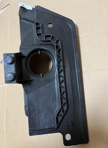 宝马X1F48F49X2F39蓄电池盖