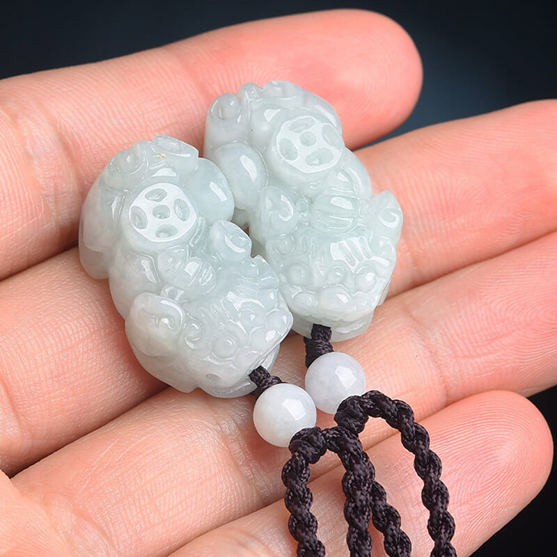 天然翡翠小号貔貅吊坠男女招财玉石玉佩小孩皮丘项链挂绳玉坠珠链