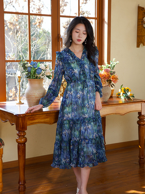 莫奈鸢尾花长袖连衣裙雪纺度假风