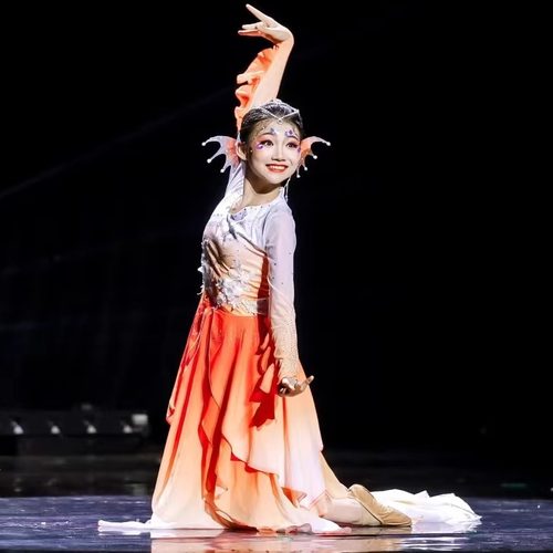 儿童灵鳞红鳞舞蹈演出服扇子舞女
