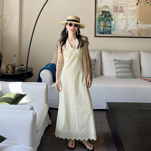 金苏一 淡黄色蕾丝刺绣花边连衣裙2025夏季韩版收腰显瘦背心长裙